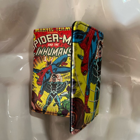 Marvel Comic Wallet - Picture 3 of 9
